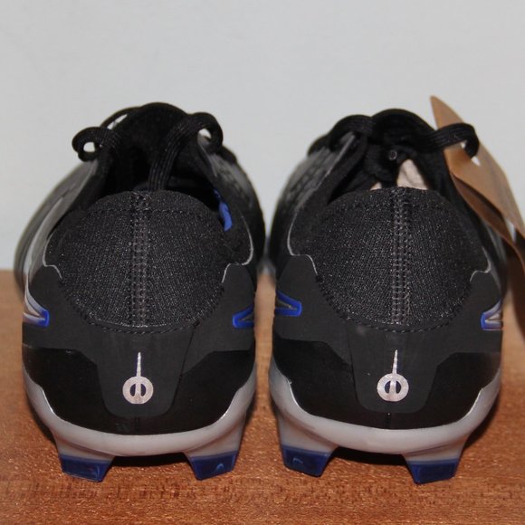 Athletic_Shoes